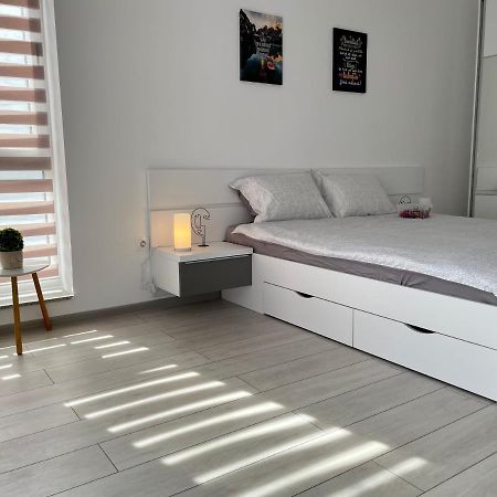 Vice-Versa By Jules Studio Brasov Luaran gambar