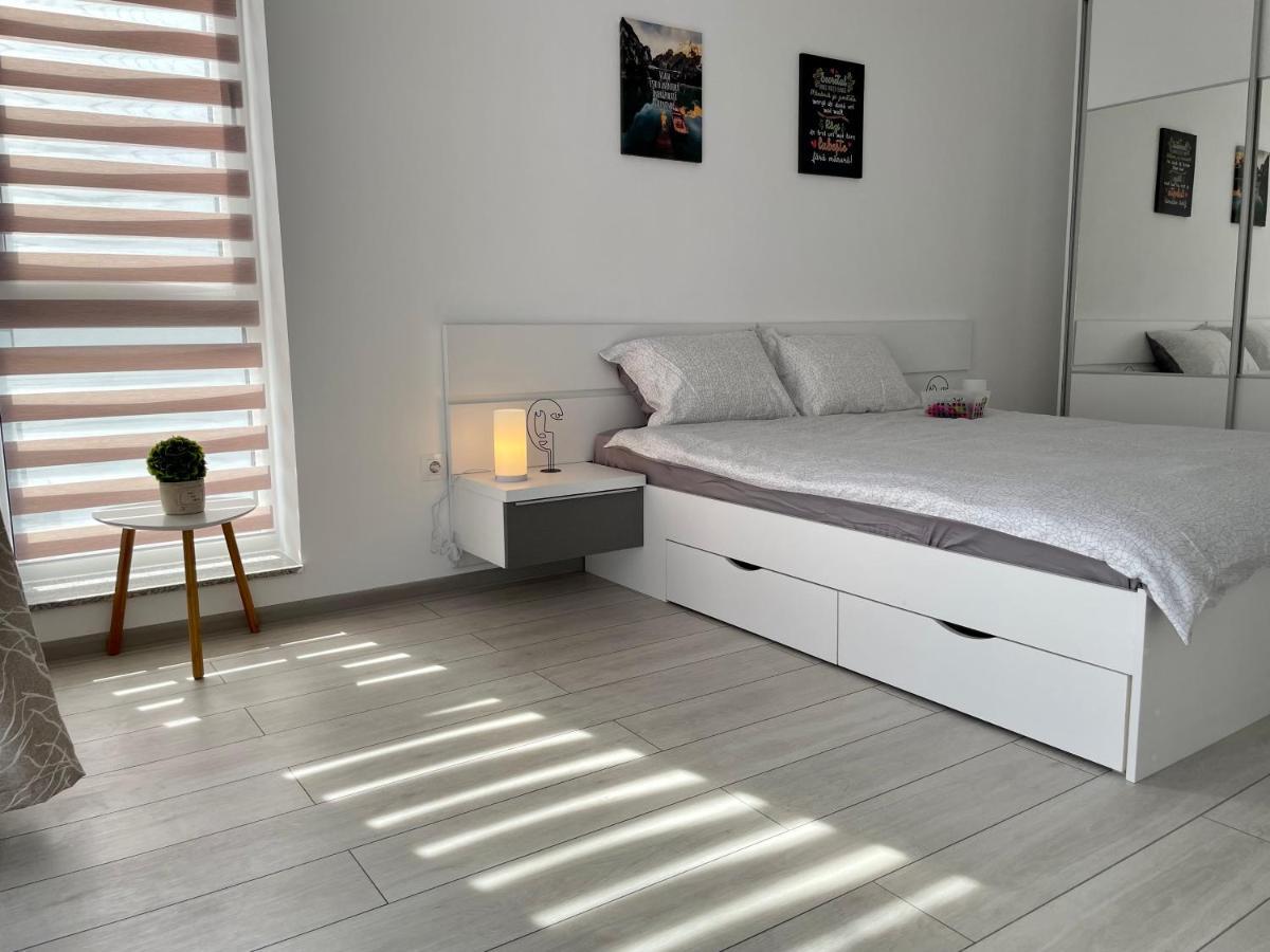 Vice-Versa By Jules Studio Brasov Luaran gambar